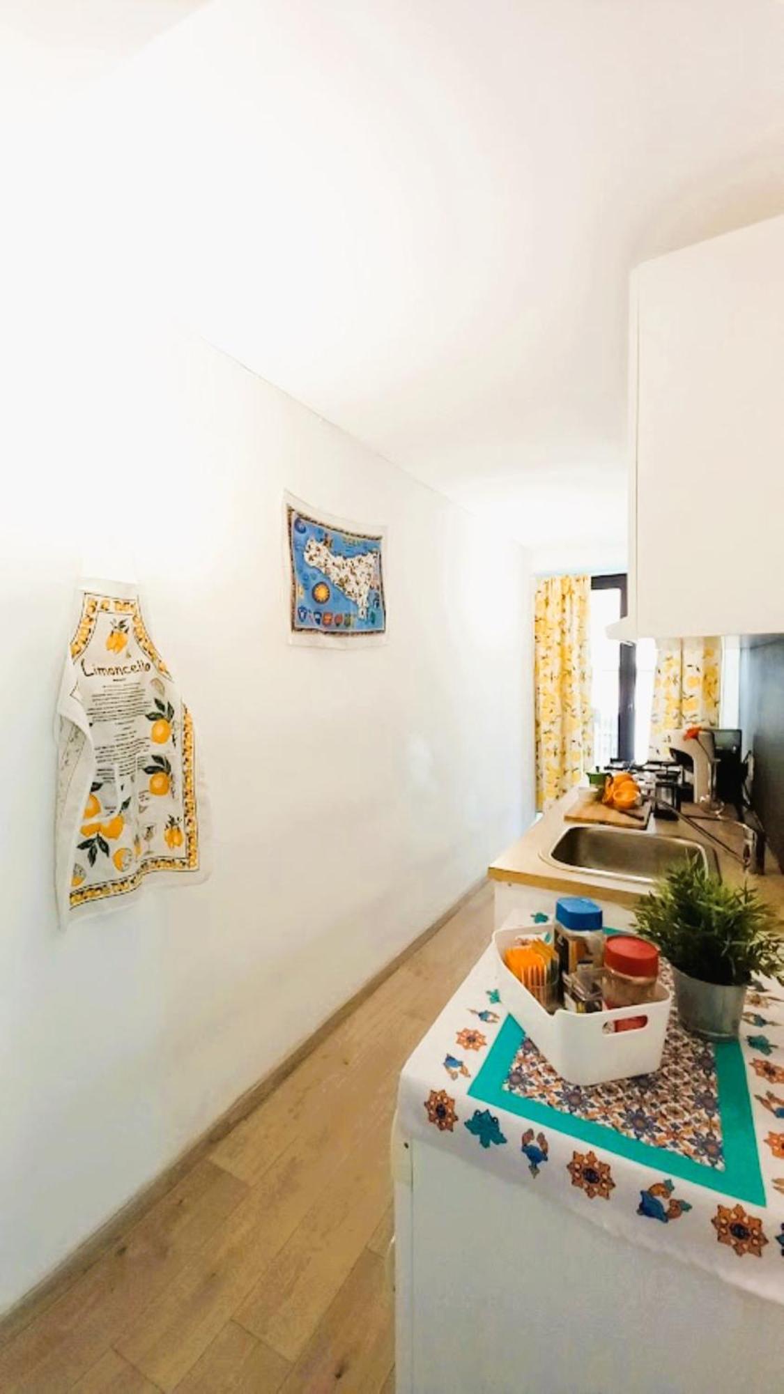 Casa Bianca - Centro Citta E Due Minuti A Piedi Dalla Metro