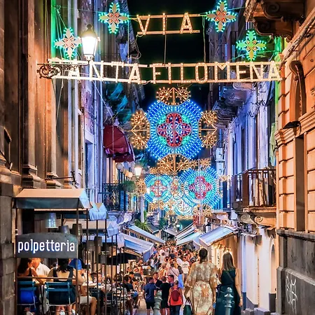 Casa Bianca - Centro Citta E Due Minuti A Piedi Dalla Metro CTA Exterior foto