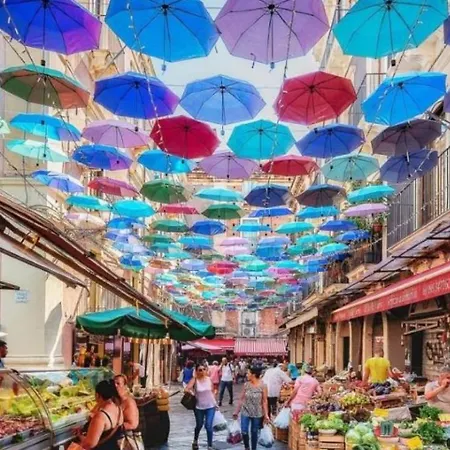 Casa Bianca - Centro Citta E Due Minuti A Piedi Dalla Metro CTA Exterior foto